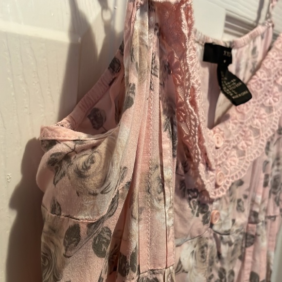 XXI , Forever21 ,flower dress mini, size lrg - Picture 7 of 10